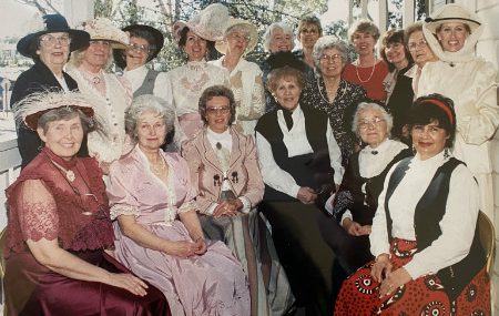 1999 photo of the Alpine Women's Club